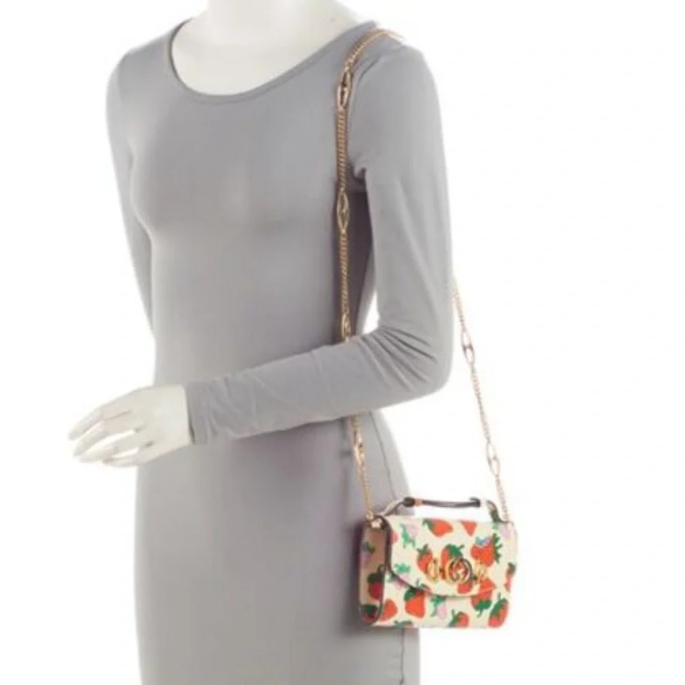 SOLDโค๏ธ ๐GUCCI Strawberry Print Zumi Leather Mini Shoulder Bag Cream & Red - Picture 2 of 11